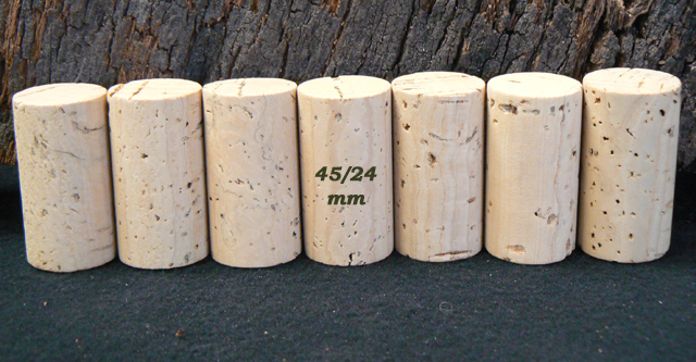 Bouchons liège naturel cylindriques, 45 mm x 24 mm, livrés par 100,  Conservation 5 a 7 ans.
